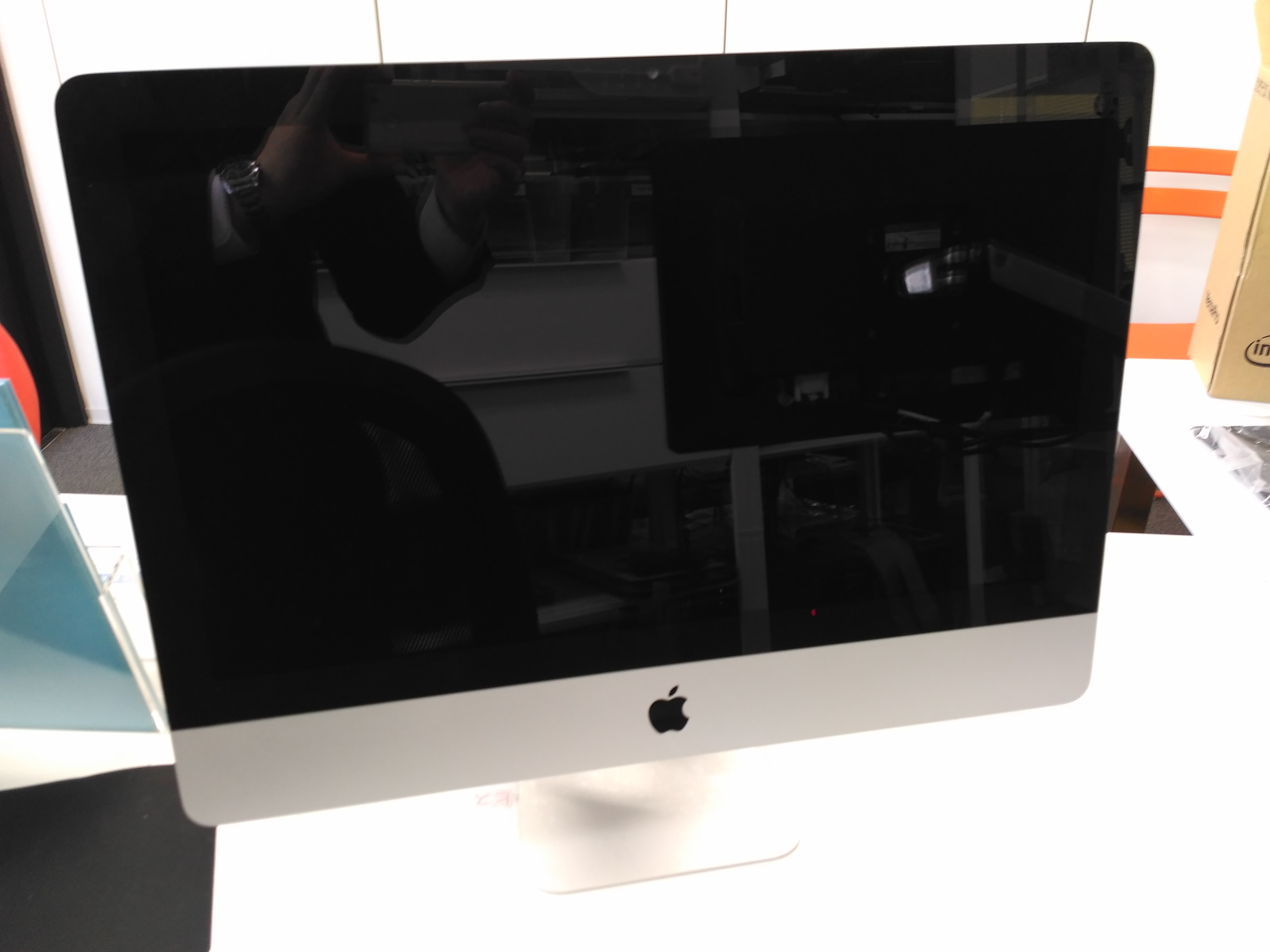 Apple iMac (21.5-inch, Late 2009)起動しない | パソコン修理・データ復旧 PC Fixs