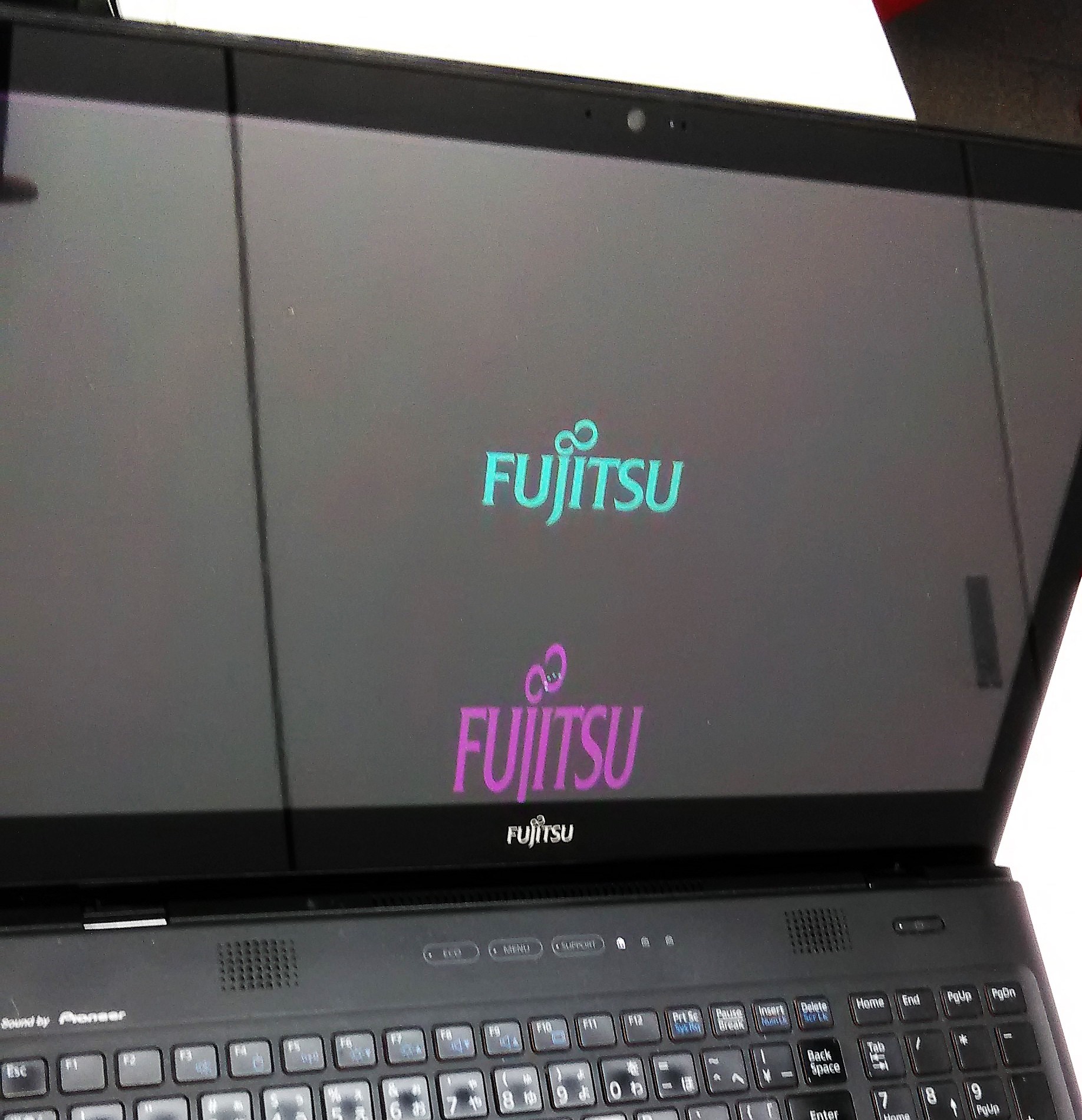 Fujitsu Ah77 M 液晶パネル交換修理 パソコン修理 データ復旧 Pc Fixs