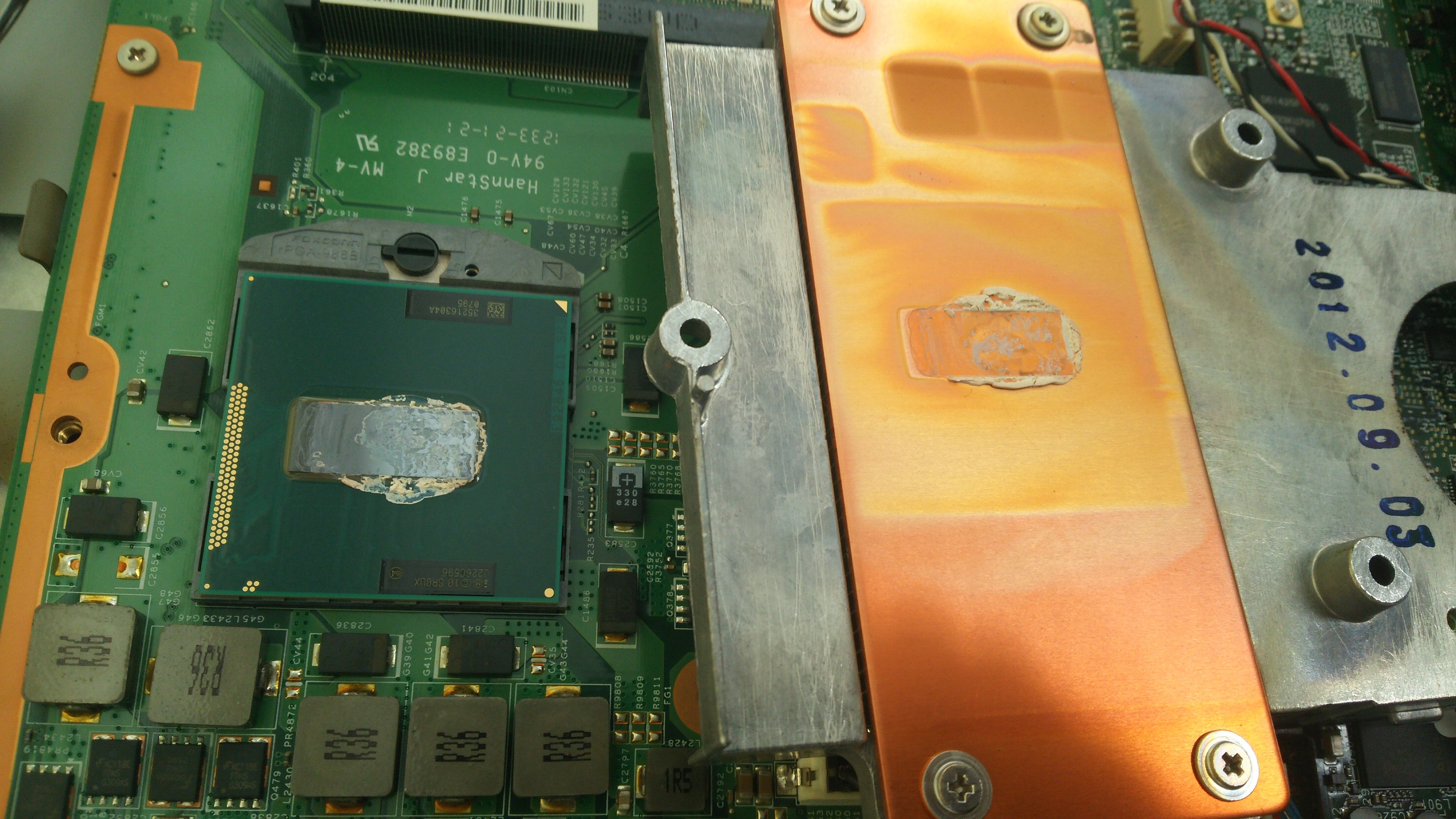 Fujitsu ESPRIMO FH56/KD ＣＰＵ冷却ファン交換 ファンだけ…？ | パソコン修理・データ復旧 PC Fixs