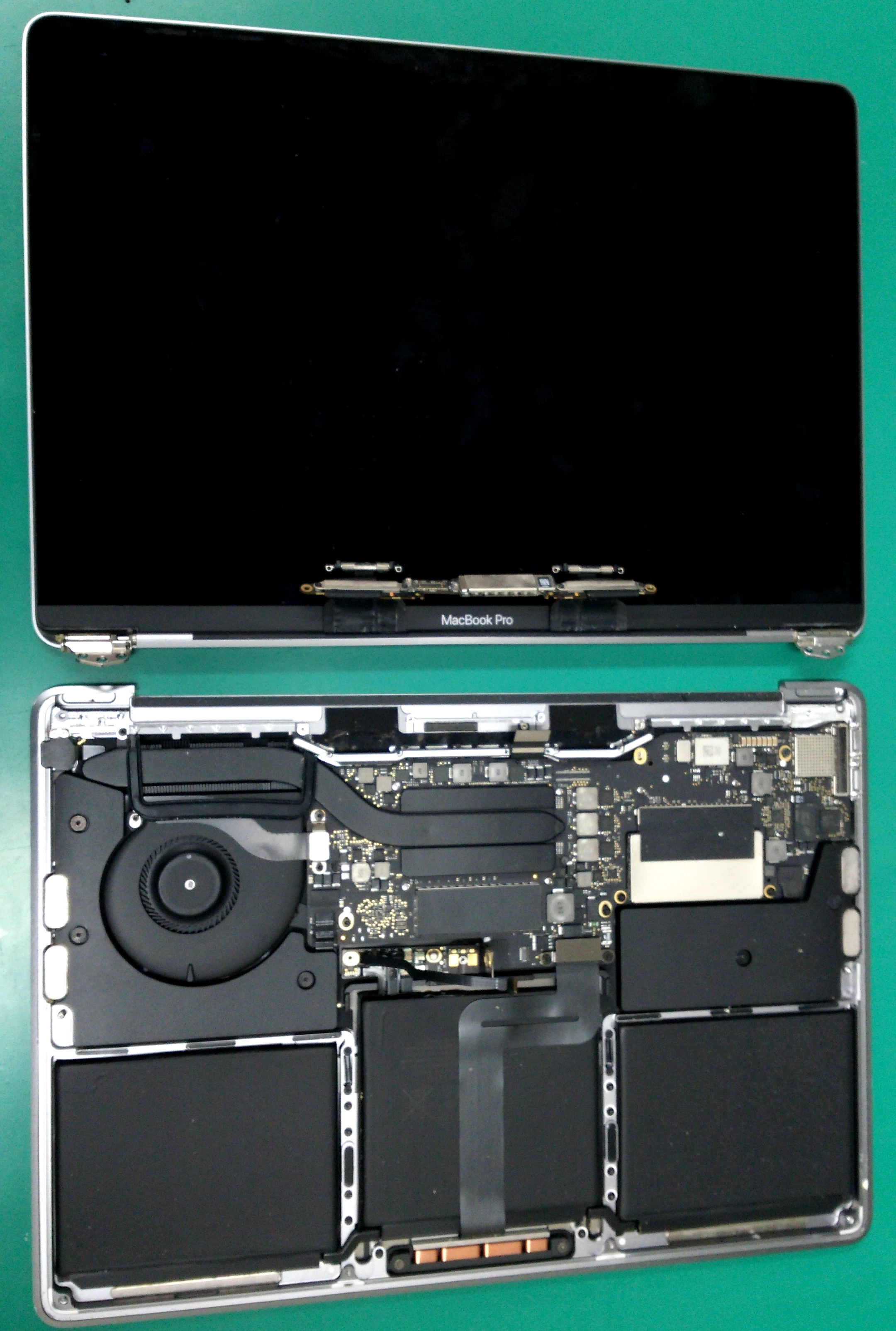 MacBook Pro 2016 液晶パネル表示不良 | パソコン修理・データ復旧 PC Fixs