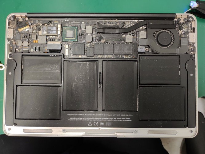 Macbook Air 2011 (battery replacement)