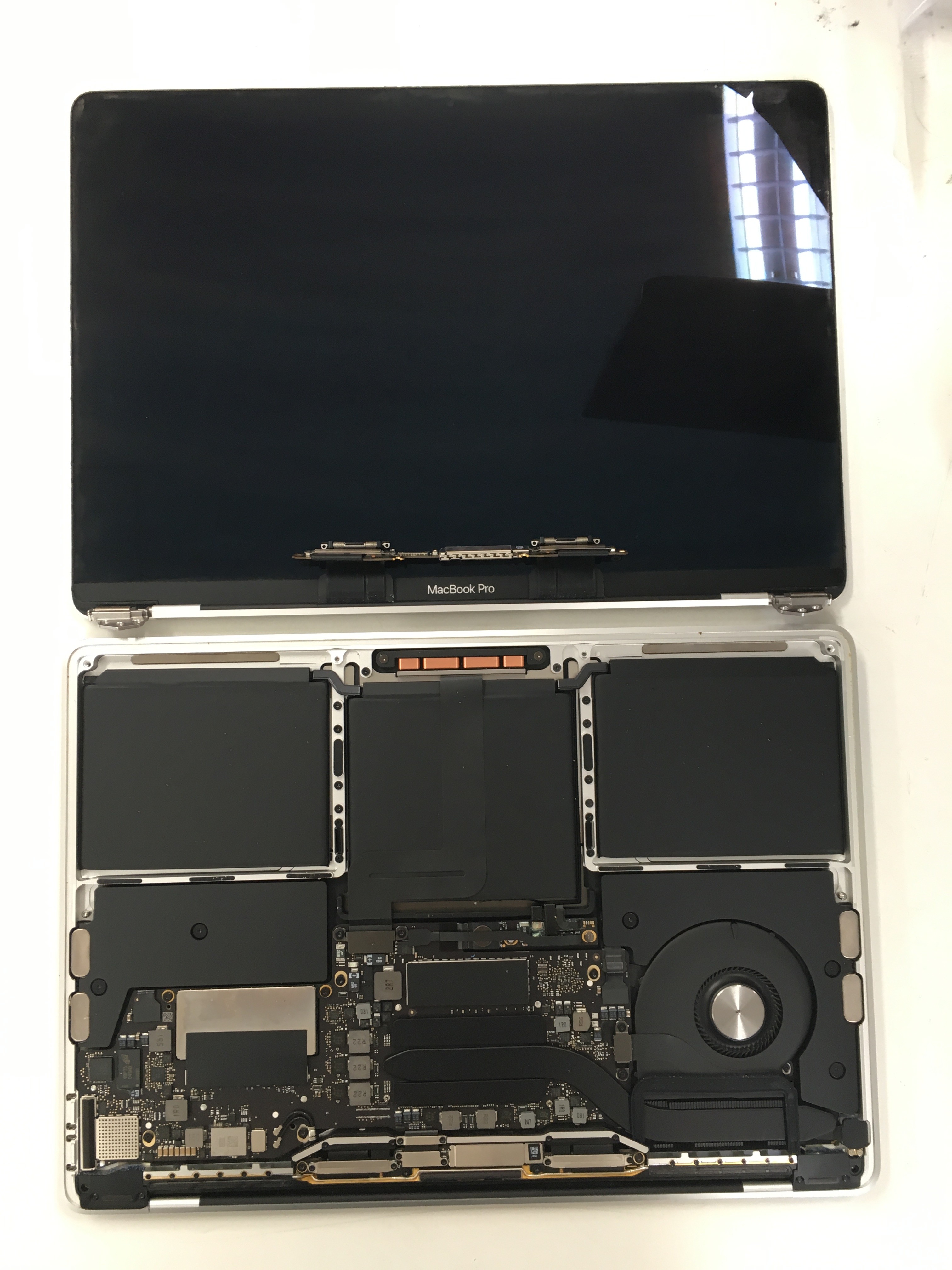 ジャンク品】MacBook Pro 2017 13インチ 液晶割れ - ノートPC