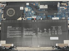 Asus / UX325E　充電器を外すと電源が落ちる状態の修理