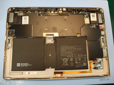 Microsoft Surface Go 3 (P/4/64)：バッテリー未認識・電源断トラブル