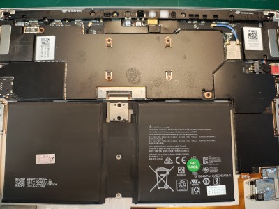 Microsoft Surface Go 3 (P/4/64)：バッテリー未認識・電源断トラブル