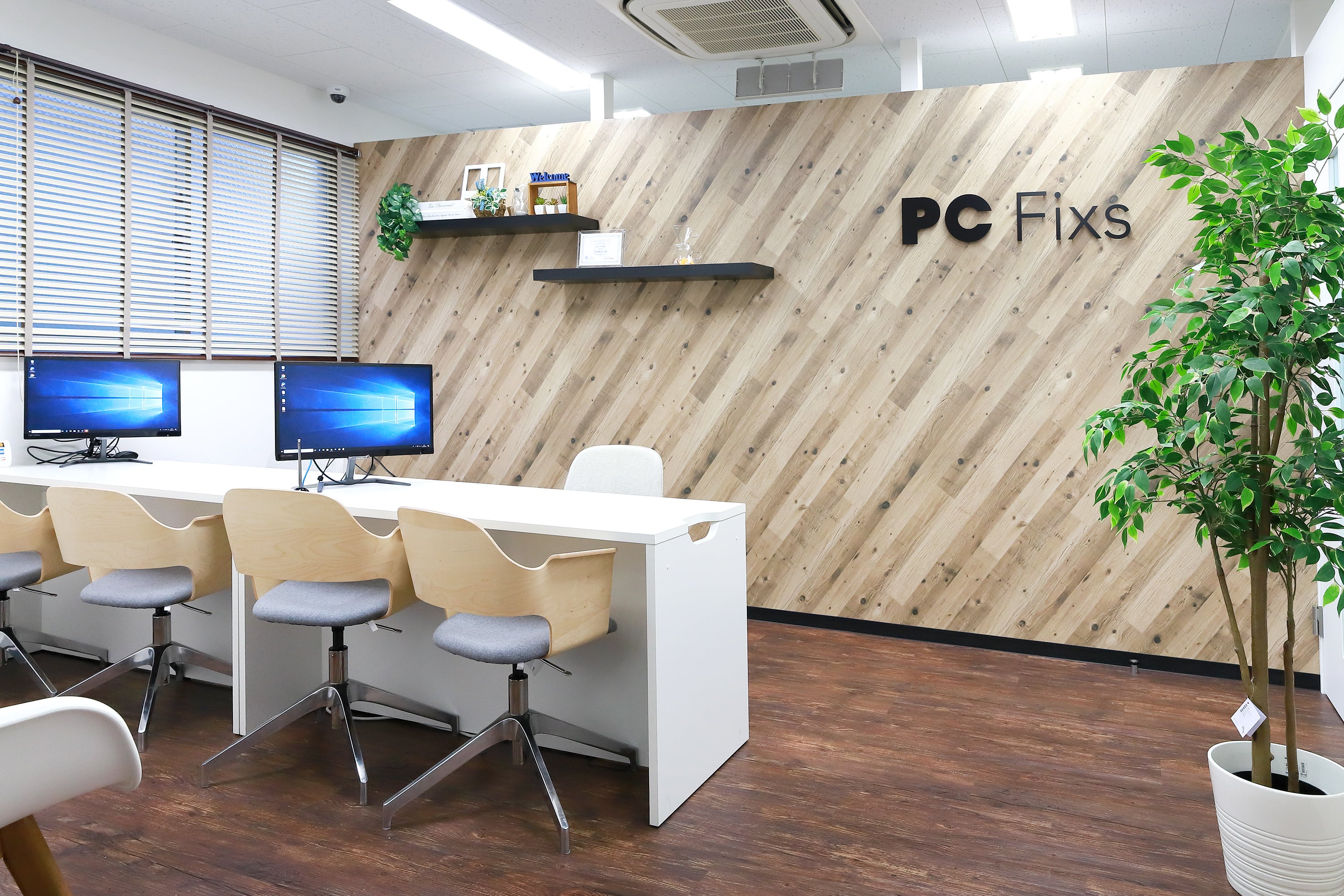 PC Fixs秋葉原店内観